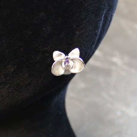 IRIS STUD PIERCE