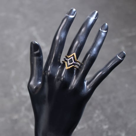 GEOMETRIC RING