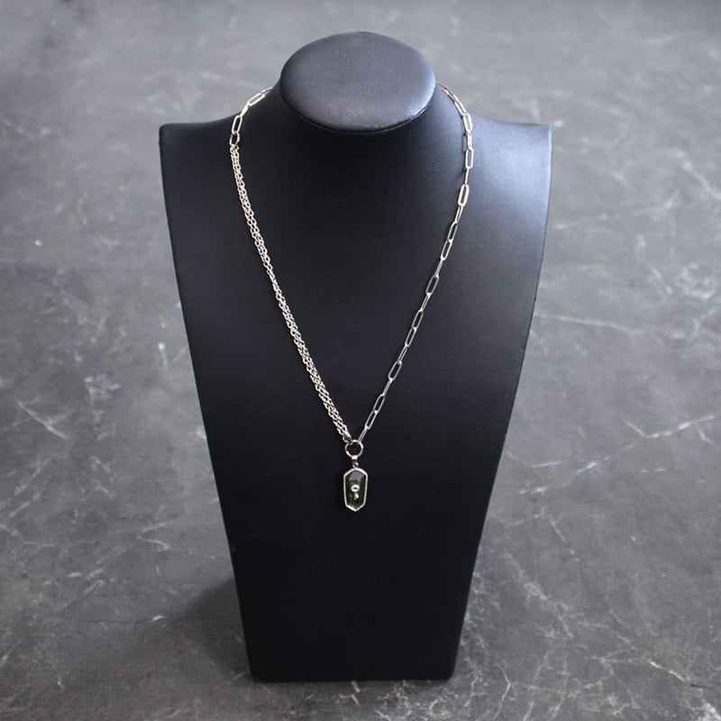 EMBLEM STONE NECKLACE(SILVER) | CuLLt