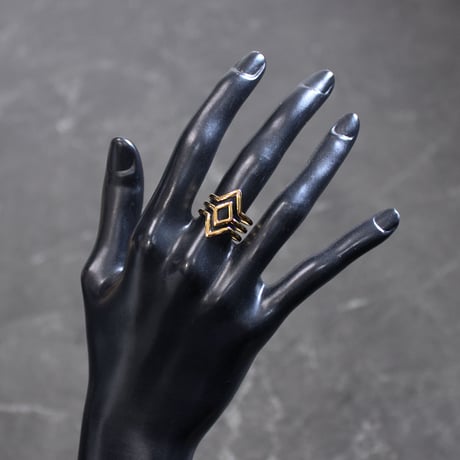 GEOMETRIC RING