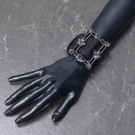 GAKUBUCHI BANGLE
