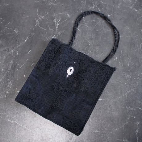 KEYHOLE TOTE BAG