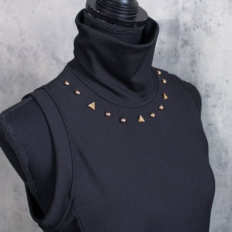 PYRAMID RIVET HI NECK