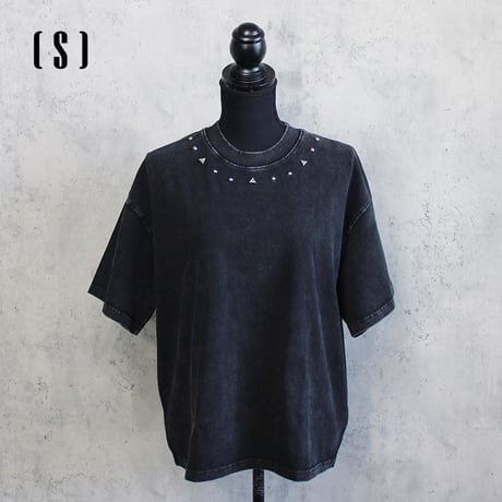 PYRAMID RIVET T-SHIRT(BLACK)