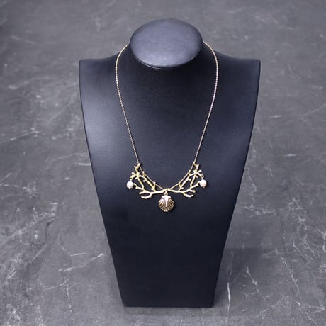 UTAKATA NECKLACE