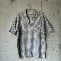 zip up shirt