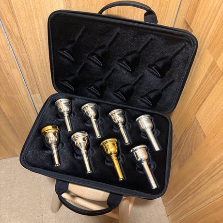 ULTIMATEBRASS　Tubaマウスピースケース（8個入り）