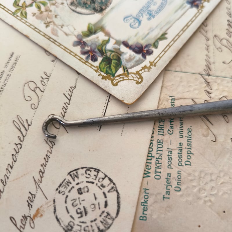 フランスアンティーク シルバー鍵針 リボン装飾 ボタンフック