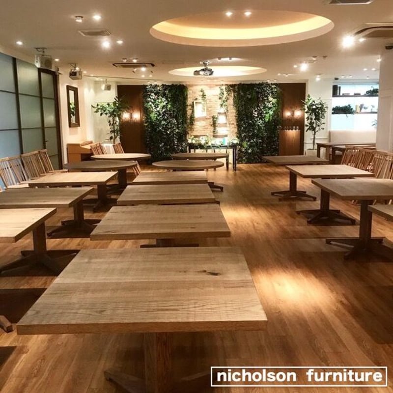 定番商品 】オーク材 正方形ダイニングテーブル ヴィンテージ風 定番商品 】オーク材 正方形ダイニングテーブル ヴィンテージ風
