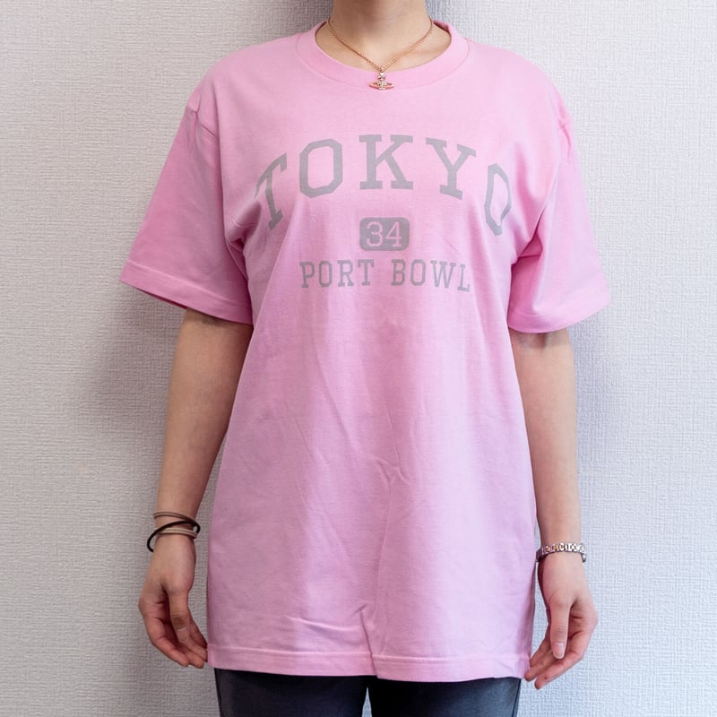 カレッジロゴ風 TOKYO PORT BOWL Tシャツ（ピンク×グレー