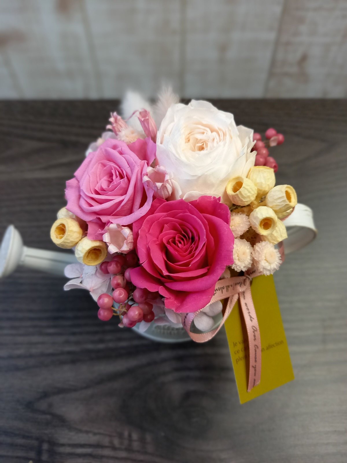 ジョウロ型のプリザーブドフラワーアレンジ ピンク系 | フロー