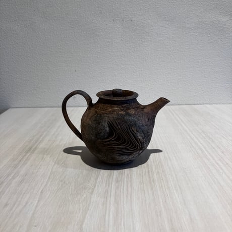 泉田之也「積層茶壷」