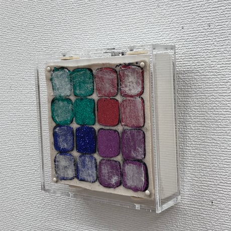 百瀬寿「N E. Glitter G,R,V and B」