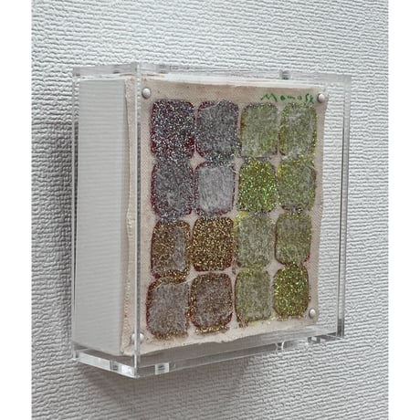 百瀬寿「N E. Glitter S,Y,Y and Gold Gold」