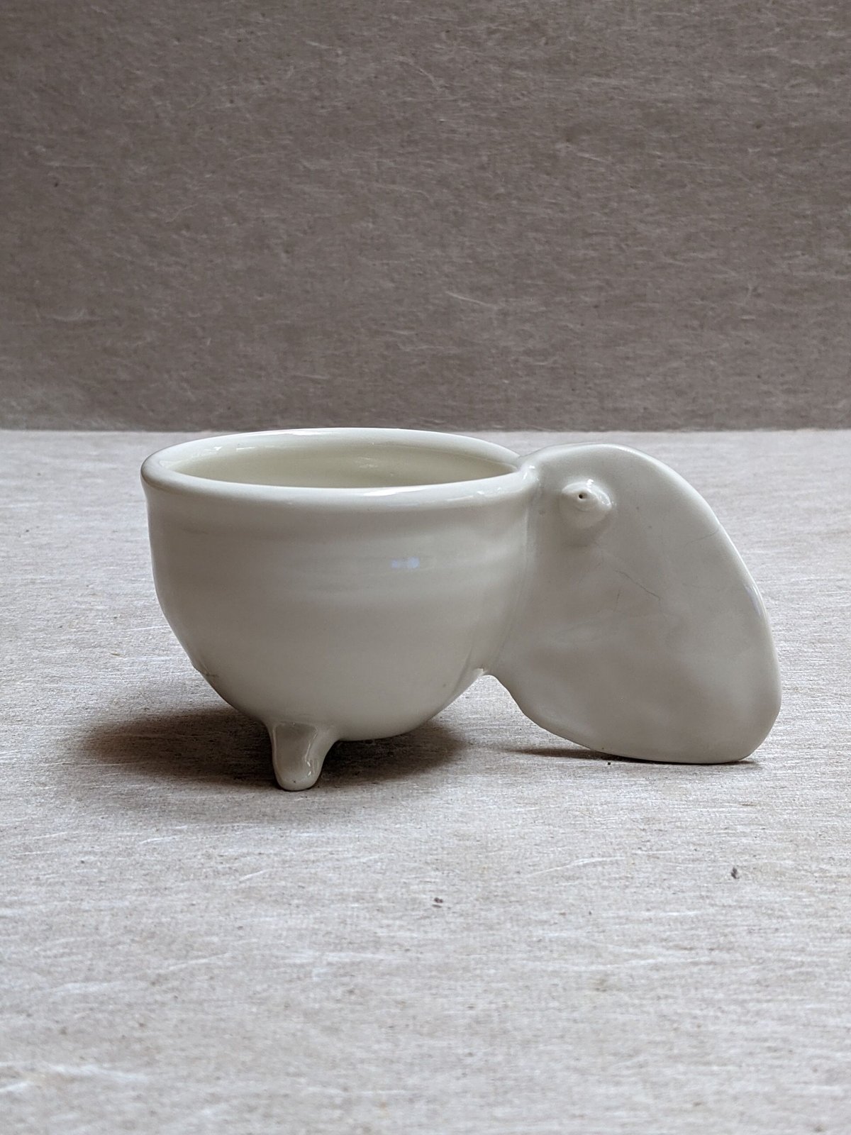 京焼　清水焼　名工　【吉川充】造　青白磁　獣足　香器　香炉　個展出品作品 京焼 清水焼 名工 【吉川充】造 青白磁 獣足 香器 香炉 個展出品