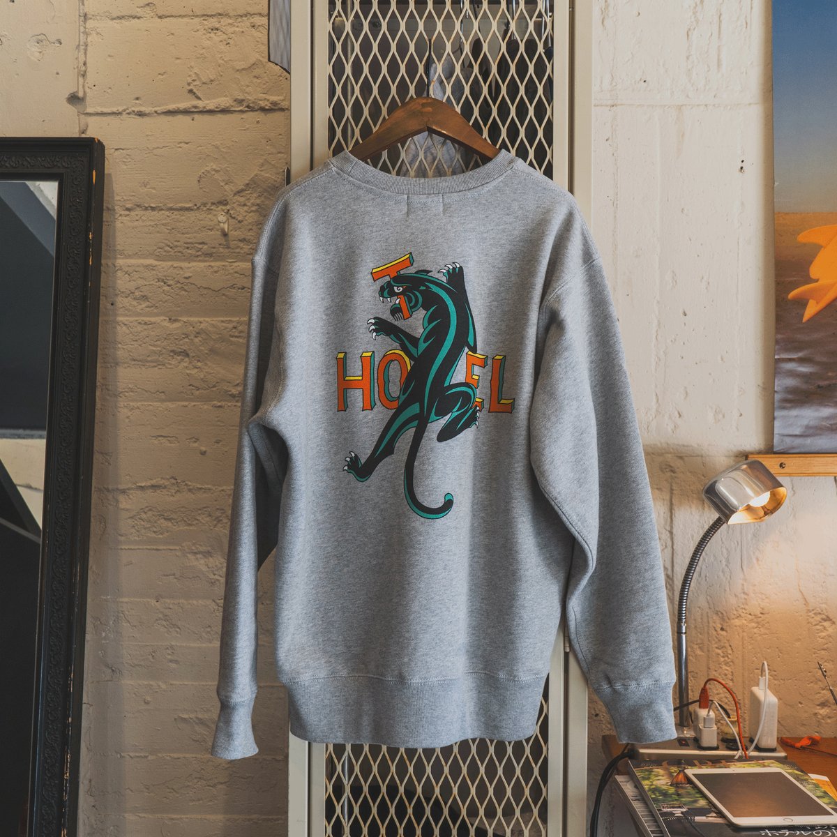 XL 即発送 TSY HOTEL BLACK PANTHER SWEAT 黒 fit=scale-down,w=1200