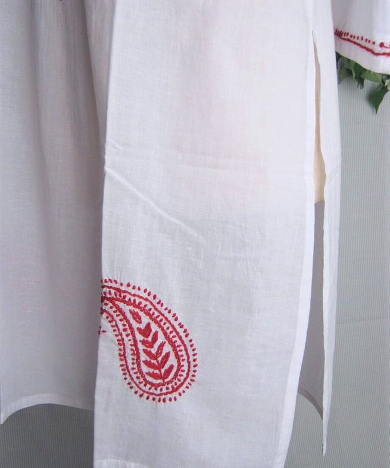 インド刺繍クルタcek4/M～ML/ホワイト・レッド刺繍 | インド