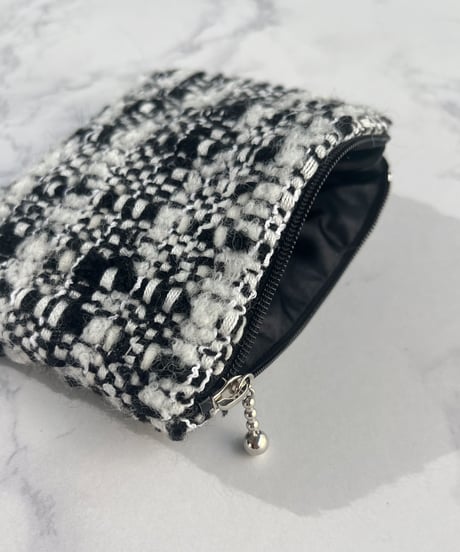 moco white×black（pouch）
