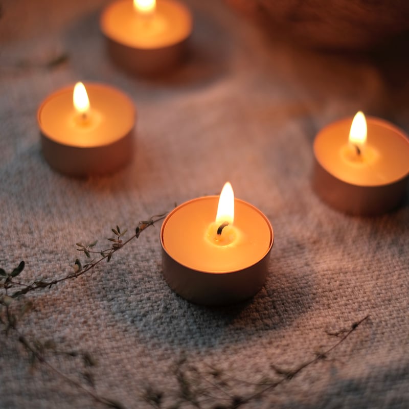 蜜蝋ティーライトキャンドル　120個 7cf168d3940258df2232a5e78d0dd6