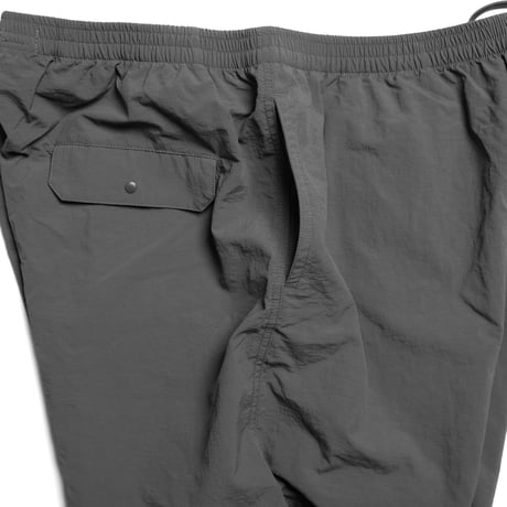 川 nylon shorts / 灰