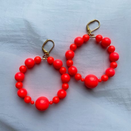 ネオンカラーアクセサリー | STORES