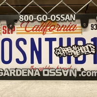LICENSE PLATE FRAME / white letter