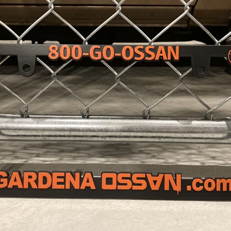 LICENSE PLATE FRAME / orange letter