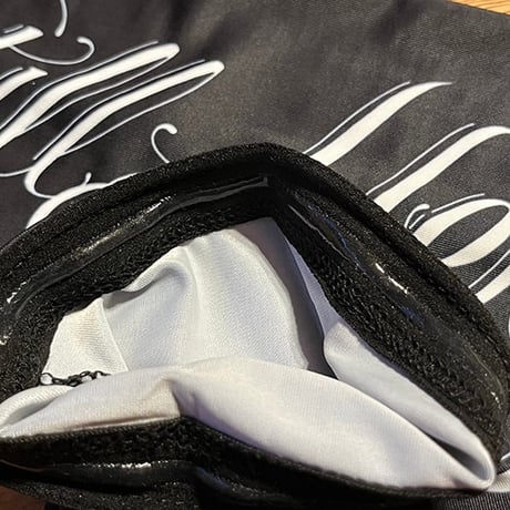"still here" arm cover 2pcs