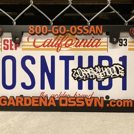 LICENSE PLATE FRAME / orange letter