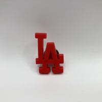 "LA"pins red