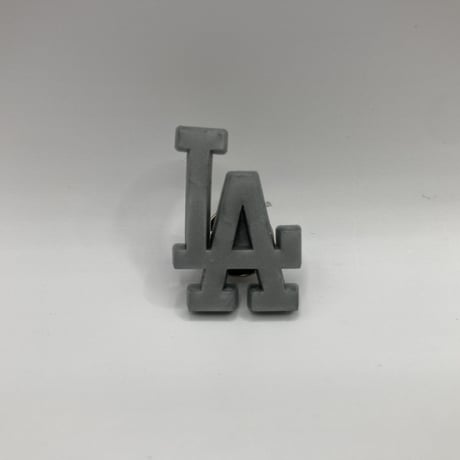 "LA" pins gray