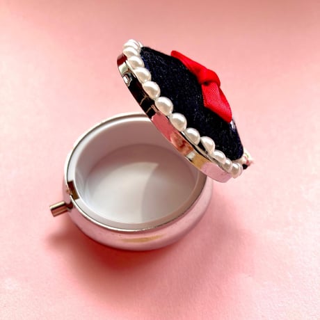 happiness cat pill case【みゅー：小】