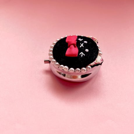 happiness cat pill case【みゅー：小】