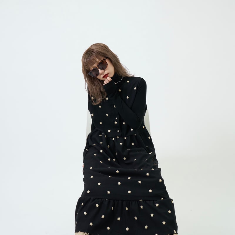 flower pattern embroidery long dress BLACK | IPSUM