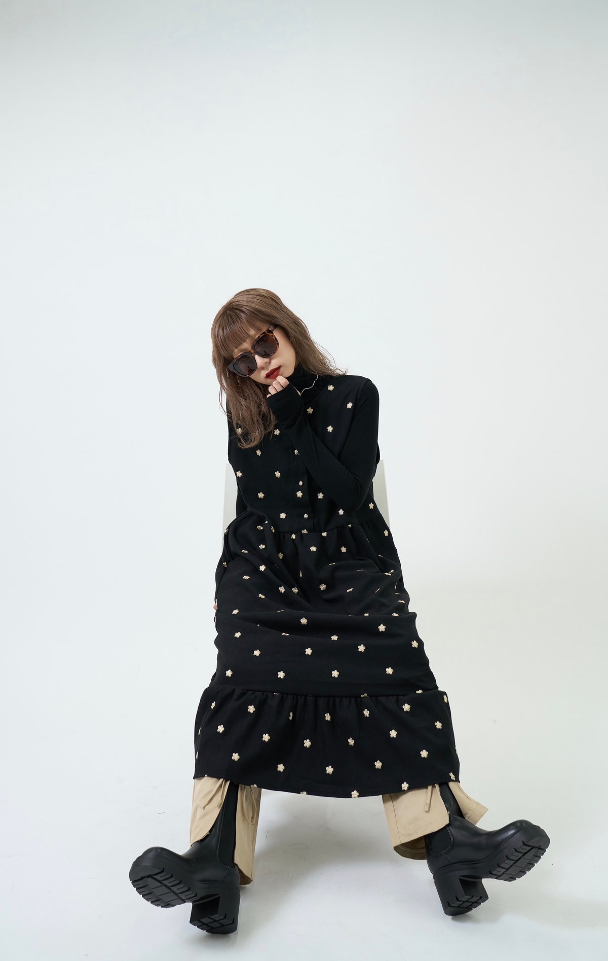 flower pattern embroidery long dress BLACK | IPSUM