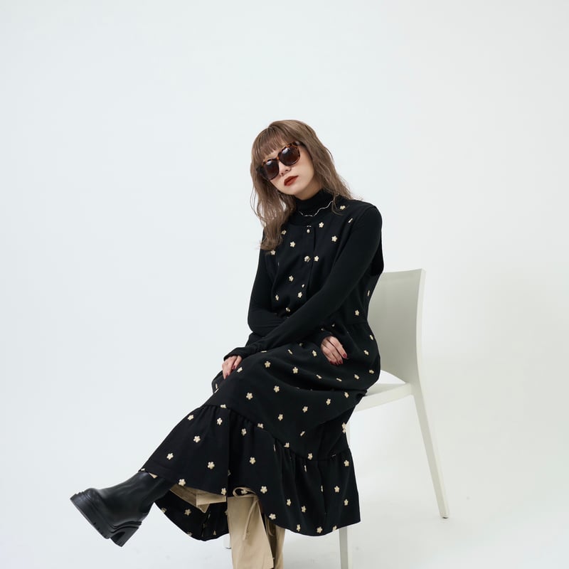 flower pattern embroidery long dress BLACK | IPSUM
