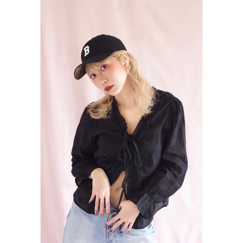 front ribbon frill sheer blouse BLACK | IPSUM