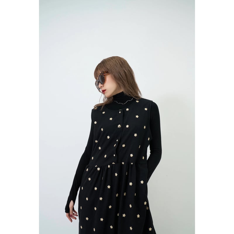 flower pattern embroidery long dress BLACK | IPSUM