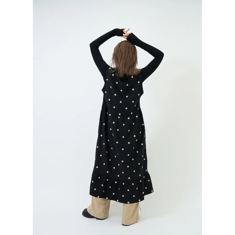 flower pattern embroidery long dress BLACK | IPSUM