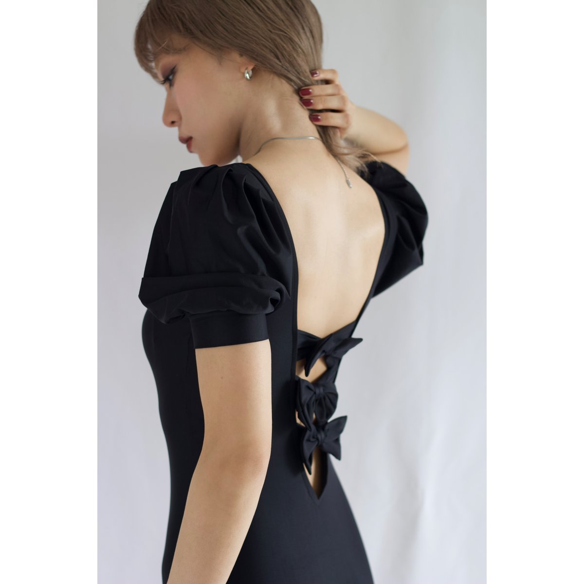 back open ribbon swimwear BLACK | IPSUM