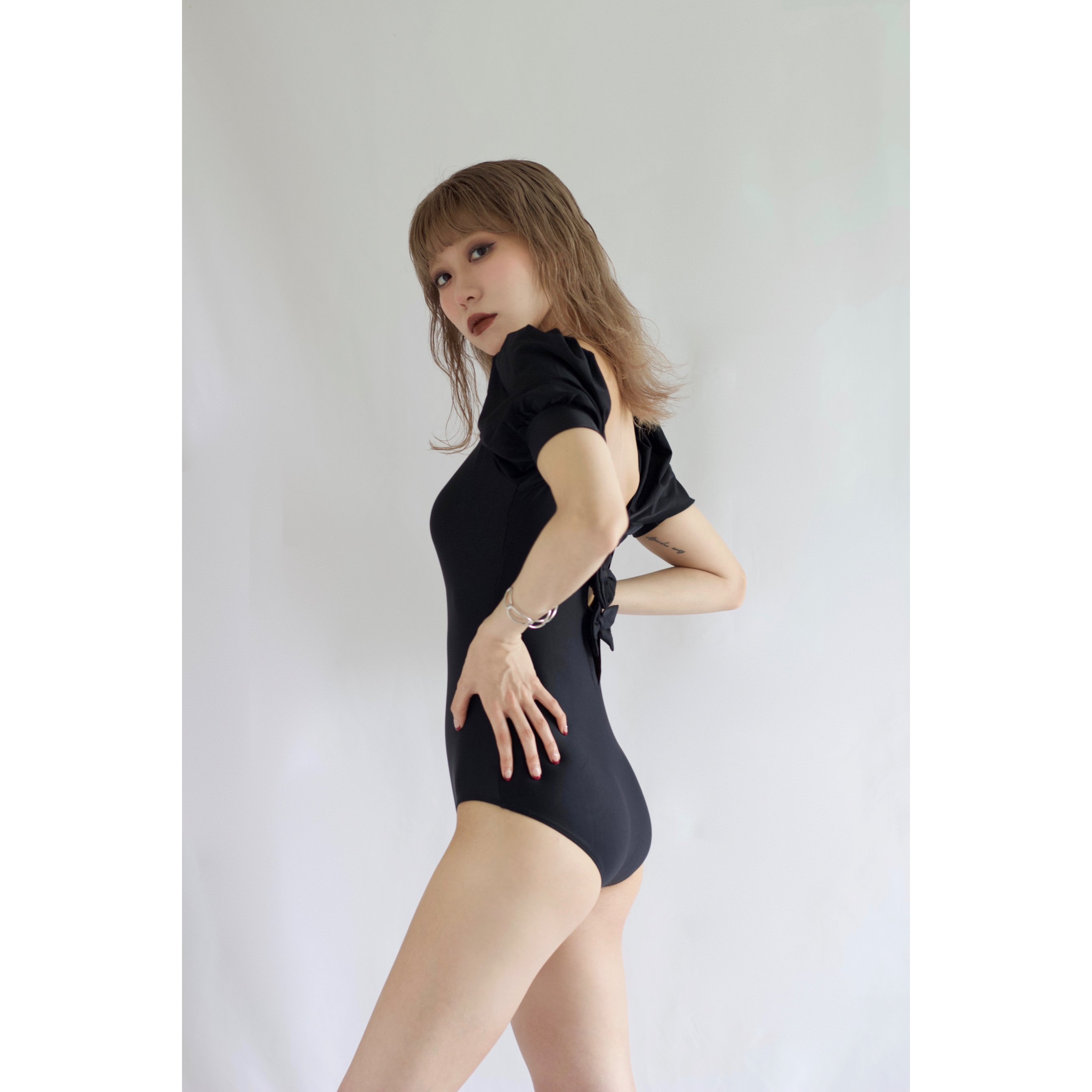 back open ribbon swimwear BLACK | IPSUM