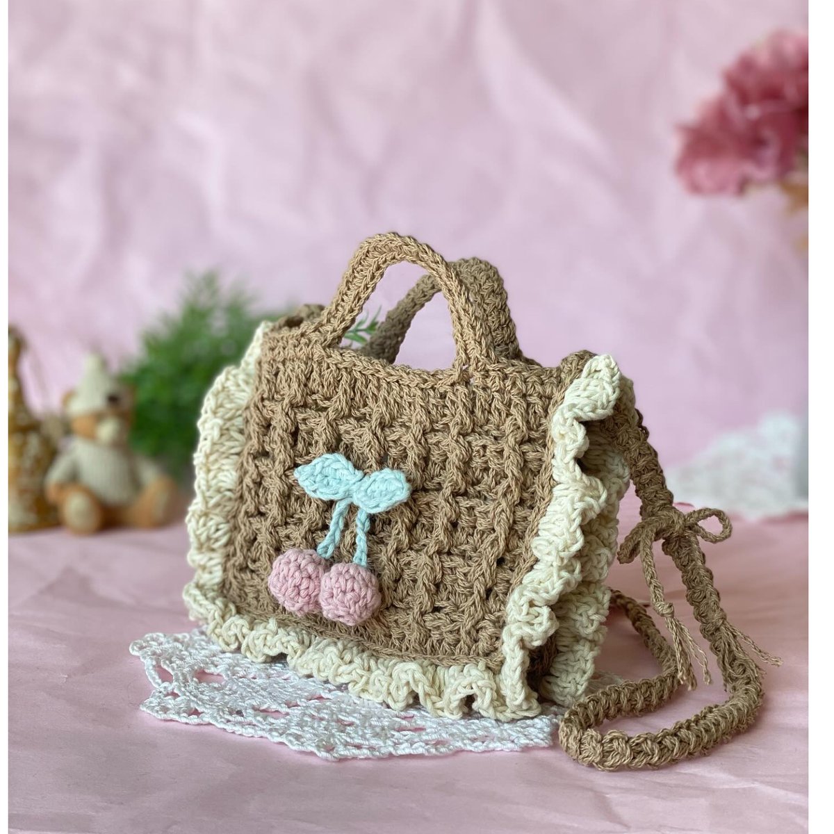 ボンポワン チェリー モチーフ ベルベット ポシェット ボンポワン