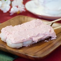 [冷凍]つや姫・串だんご ＜生クリーム苺＞