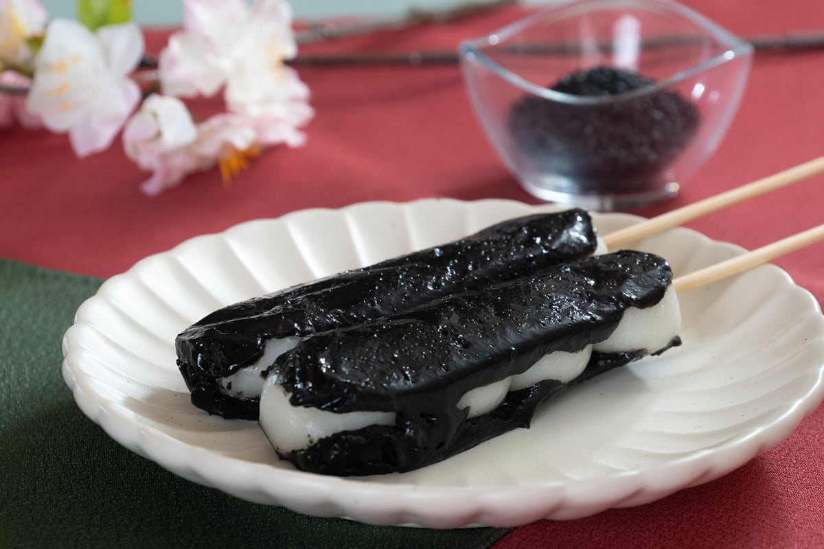 冷凍]つや姫・串だんご ＜ごま＞ | じんだん本舗 大江