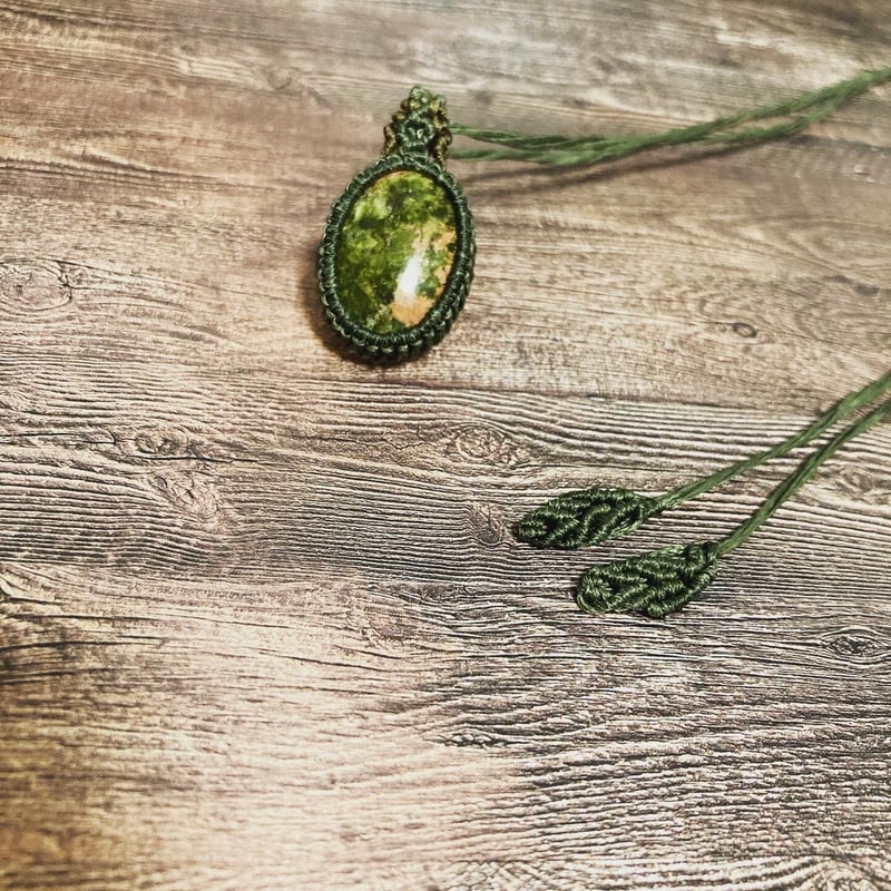 ノーブルな装いに、ハマるジュエリーを♡ユナカイト♡マクラメ