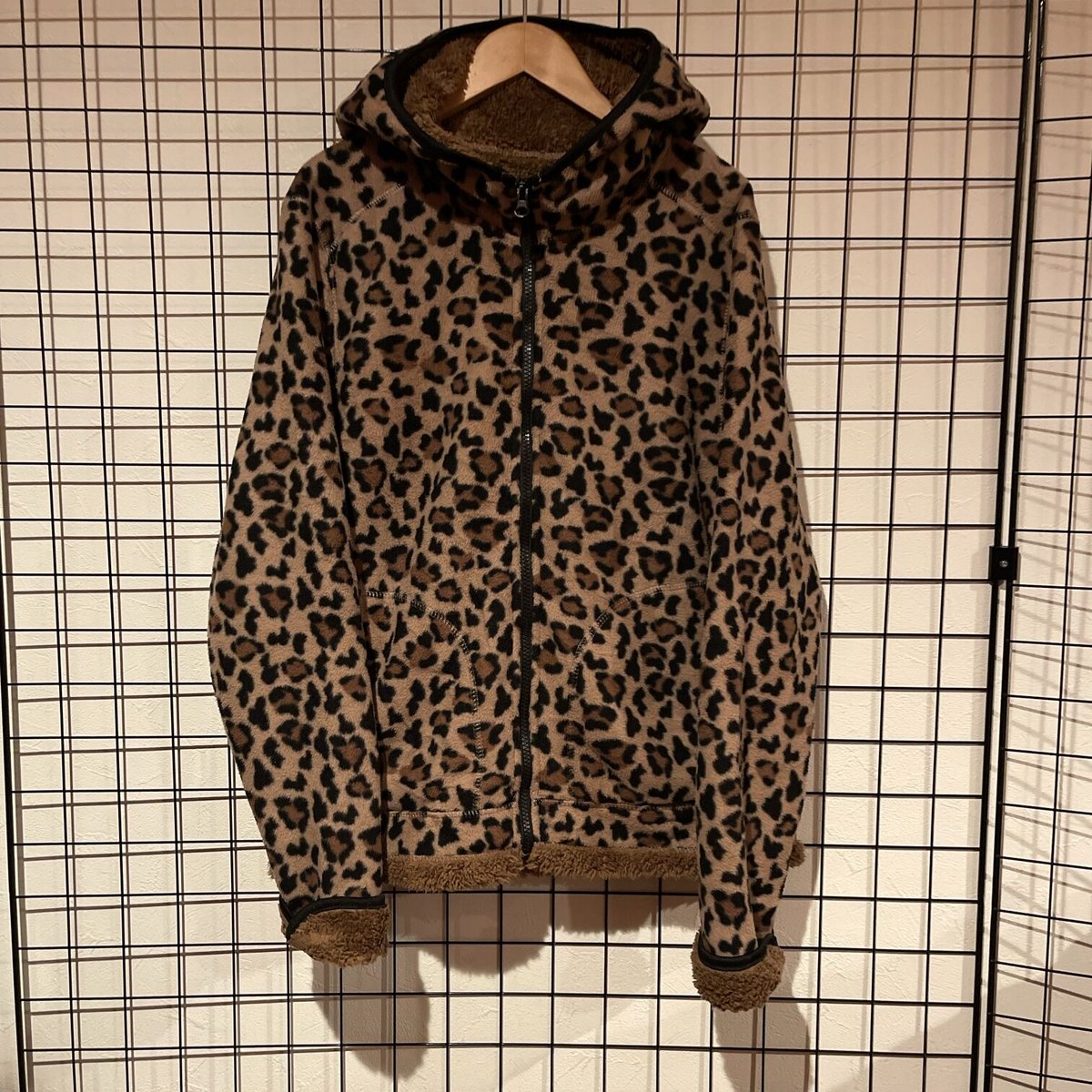 VANS 豹柄 なれ ヒョウ柄 パーカー レア VANS 豹柄 なれ ヒョウ柄 パーカー レア