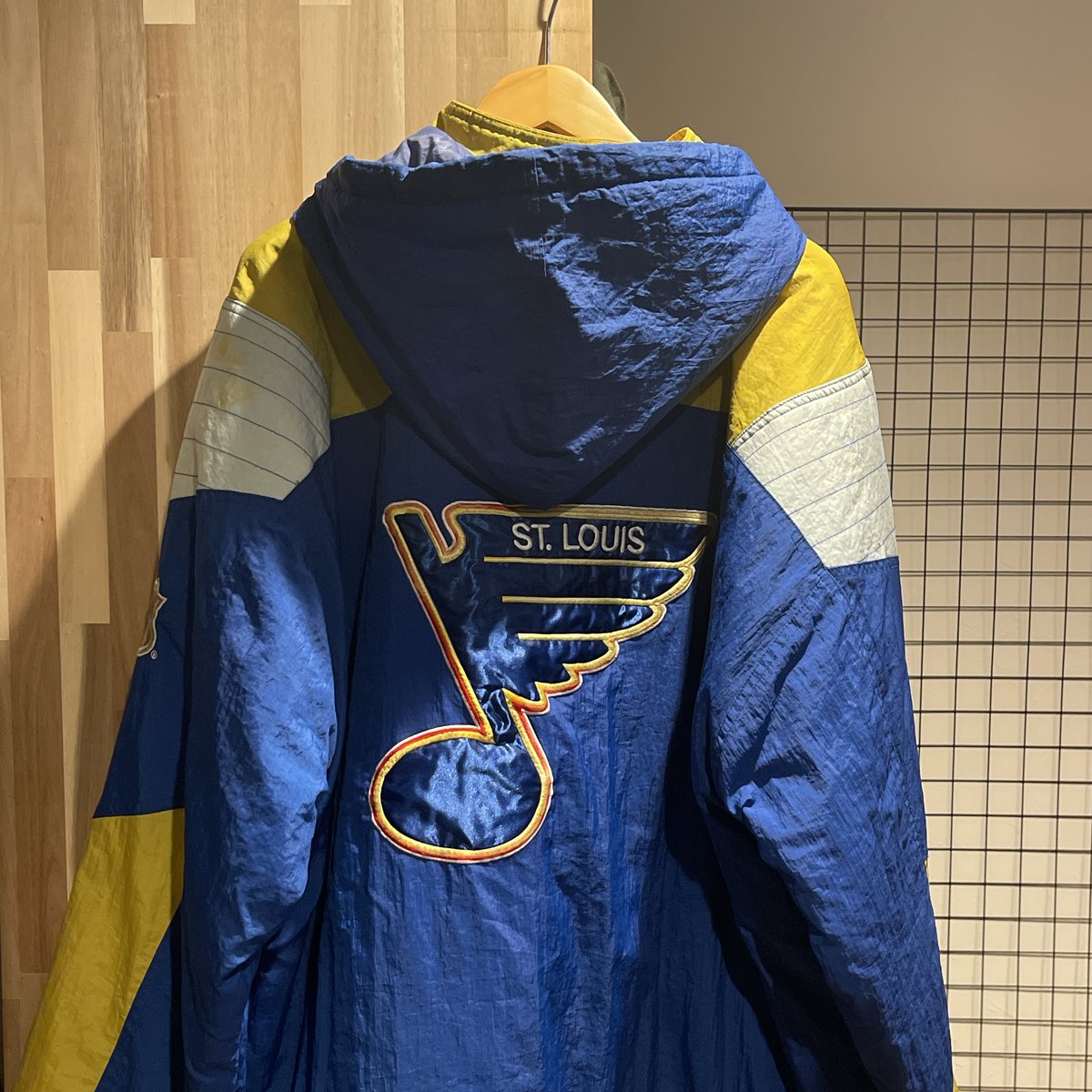 希少2XL☆EU輸入90s】NHLブルース両面刺繍ナイロンジャケット 中綿