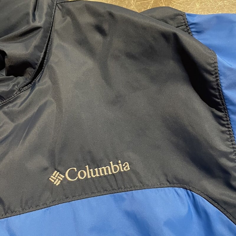 Columbia コロンビア 企業系 刺繍入り パッカブル フード付き ナイロン