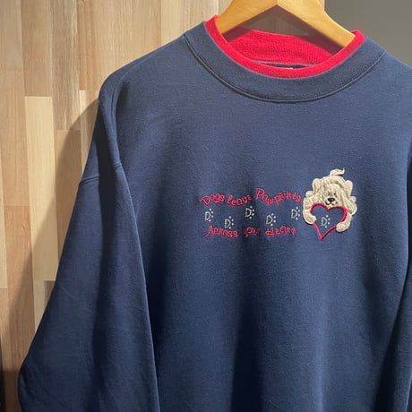 M&C sportswear メッセージ系　アニマル　犬　刺繍　スウェットシャツ　C587