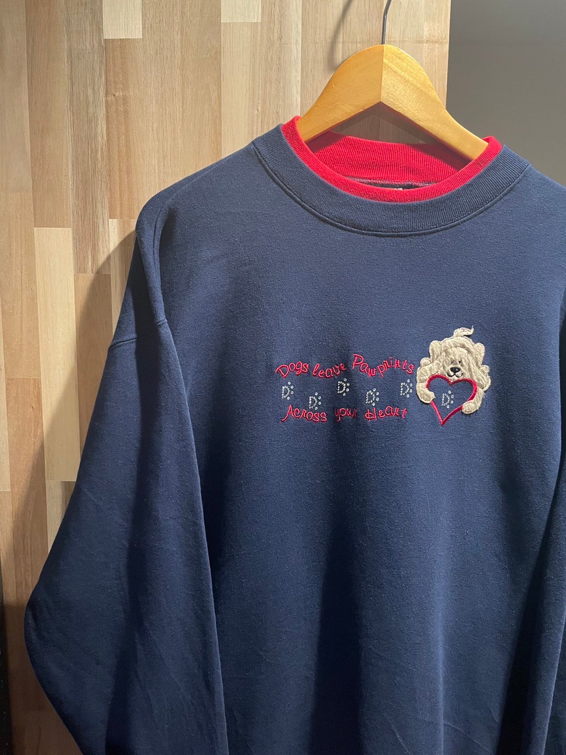 M&C sportswear メッセージ系　アニマル　犬　刺繍　スウェットシャツ　C587
